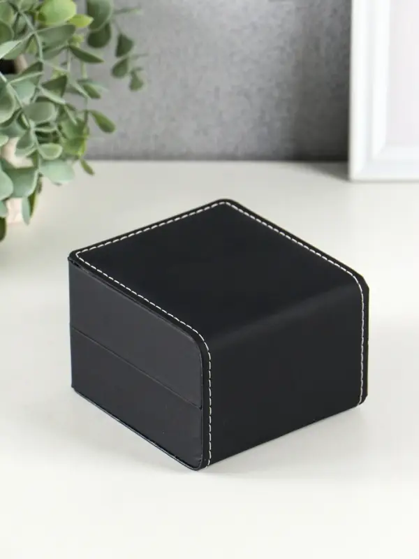 Шкатулка для часов 1 отделение &laquo;Чёрная с белой строчкой&raquo;, матовая, 7.5&times;11&times;10.3 см