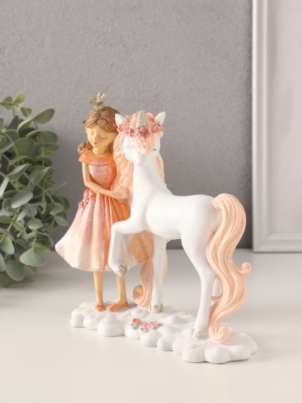 Сувенир полистоун  Сувенир полистоун "Девочка-принцесса с единорогом" персиково-розовый 17х7х17 см