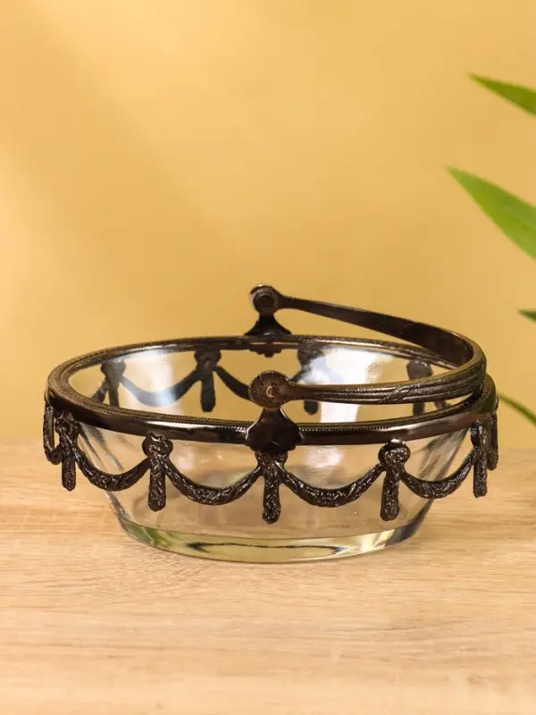 Стеклянная ваза с ручкой «Богемия», 14.5×13.5×11.5 см, стекло, латунь Стеклянная ваза с ручкой «Богемия», 14.5×13.5×11.5 см, стекло, латунь