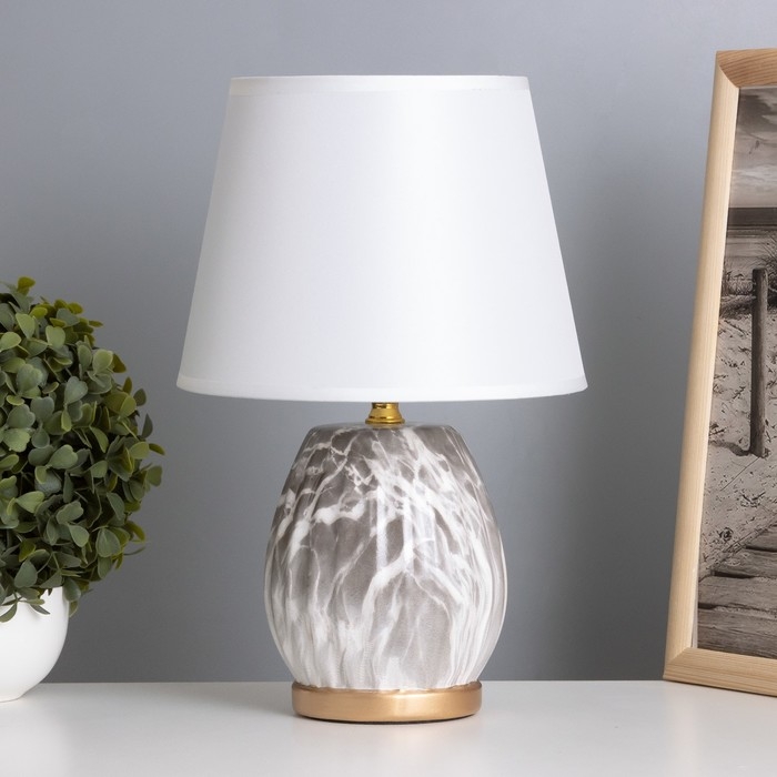 Лампа настольная Лампа настольная "Валерия" 1х40Вт Е14 черный/белый 20х20х31см