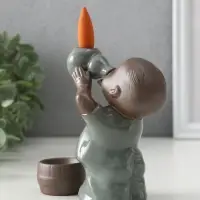 Подставка для благовоний TAKE IT EASY &laquo;Мальчик пьет&raquo;, стелющийся дым, 13&times;8&times;9 см