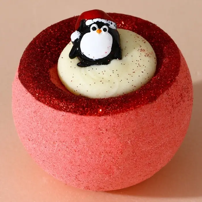 Бомбочка с игрушкой &laquo;Пингвинёнок&raquo;, 130 г, Чистое счастье