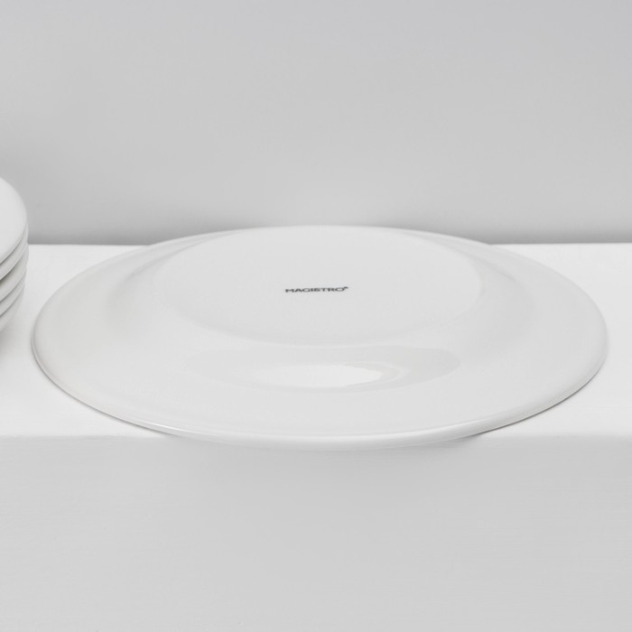Набор тарелок фарфоровых обеденных Magistro Basic bistro, 6 предметов: d=22 см, цвет белый Набор тарелок фарфоровых обеденных Magistro Basic bistro, 6 предметов: d=22 см, цвет белый