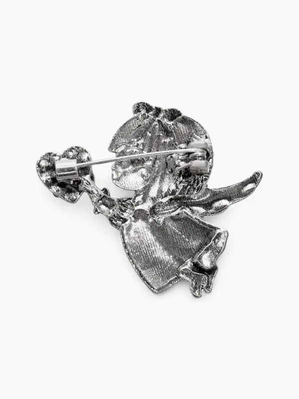 Брошь &laquo;Купидон&raquo;, девочка, красно-белая в чернёном серебре