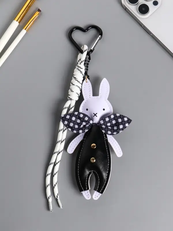 Брелок на карабине кожзам, текстиль  Брелок на карабине кожзам, текстиль "Зайчик с косынкой" чёрно-белый, с узлом 22,5х7х1,7 см   1090446
