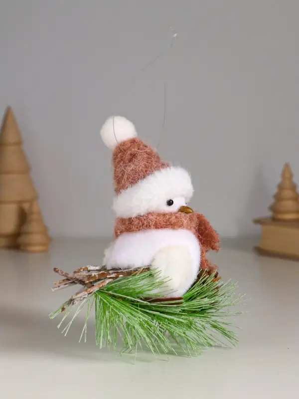 Сувенир "Белая птичка в золотом колпаке на веточке ели" 13х6х12,5 см