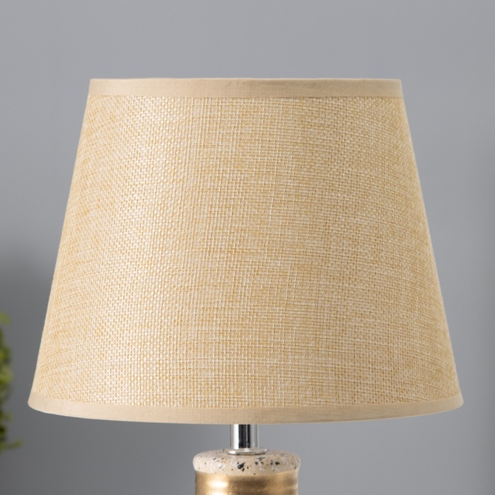 Настольная лампа с абажуром RISALUX «Овация», 1×Е14, 40 Вт, бежевый, 22×22×31 см Настольная лампа с абажуром RISALUX «Овация», 1×Е14, 40 Вт, бежевый, 22×22×31 см
