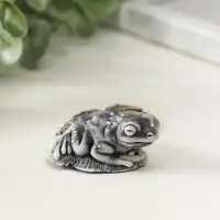 Брелок "Лягушка на листе маленькая" 2 см Брелок "Лягушка на листе маленькая" 2 см