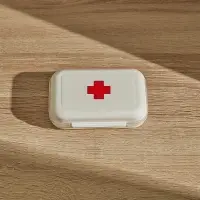 Универсальный бокс тм VETTA, дорожный, 8 отдел., пластик, 10х6х3,5см