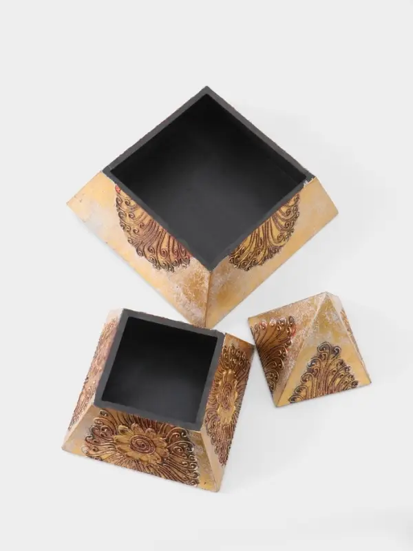 Шкатулка "Пиамидка" 21х21х31 см, МДФ, цв. золото