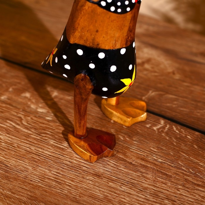 Сувенир Сувенир "Утка в купальнике" дерево 25 см