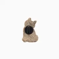 Значок &laquo;Кошка&raquo;, с ромашками, чёрный в золоте