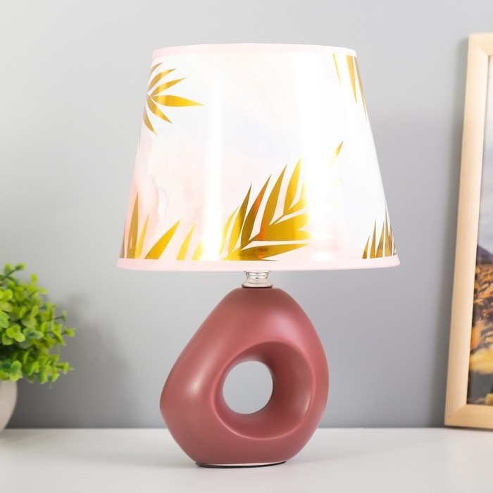 Настольная лампа Настольная лампа "Сигалия" E14 15Вт бордовый 15х15х28 см RISALUX