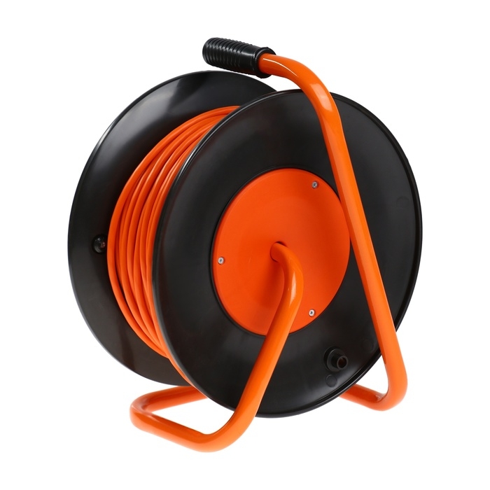 Удлинитель на катушке Luazon Lighting ЕСО, 4 розетки, 50 м, 10 А, ПВС 3х0.75 мм2, с з/к, IP 20, термовыключатель Удлинитель на катушке Luazon Lighting ЕСО, 4 розетки, 50 м, 10 А, ПВС 3х0.75 мм2, с з/к, IP 20, термовыключатель