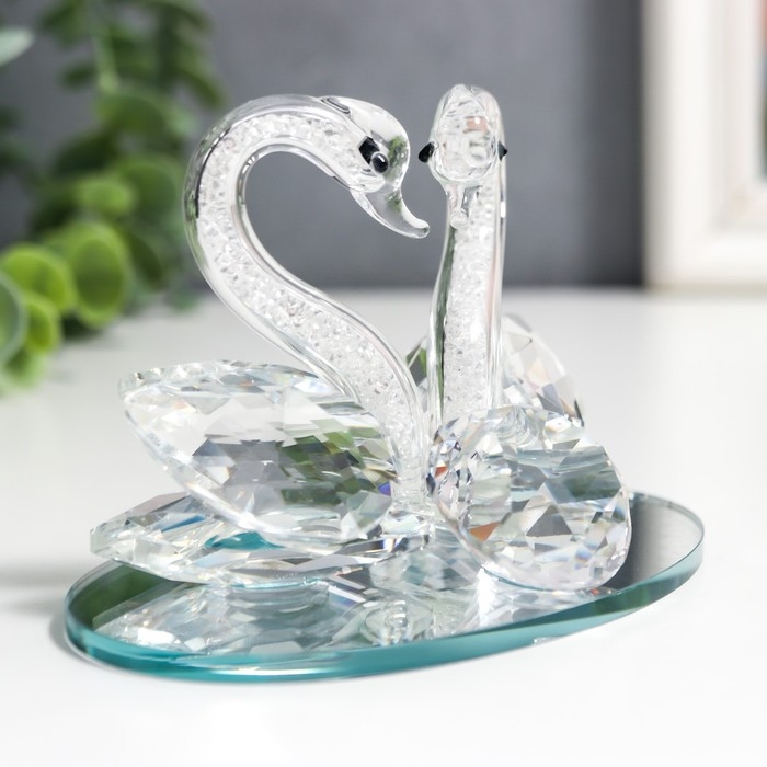 Сувенир стекло Сувенир стекло "Лебеди со стразой" бисер 11х7х7 см