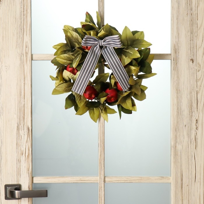 Венок на дверь интерьерный Венок на дверь интерьерный "Гранаты" d=35 см