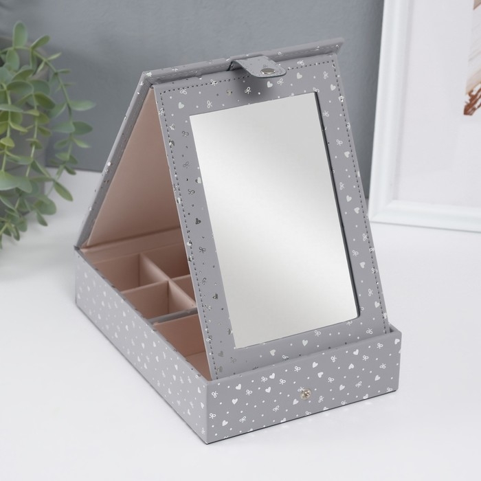 Шкатулка кожзам для украшений с зеркалом Шкатулка кожзам для украшений с зеркалом "Сердечки" серая матовая тиснение 15х21,5х5,5 см