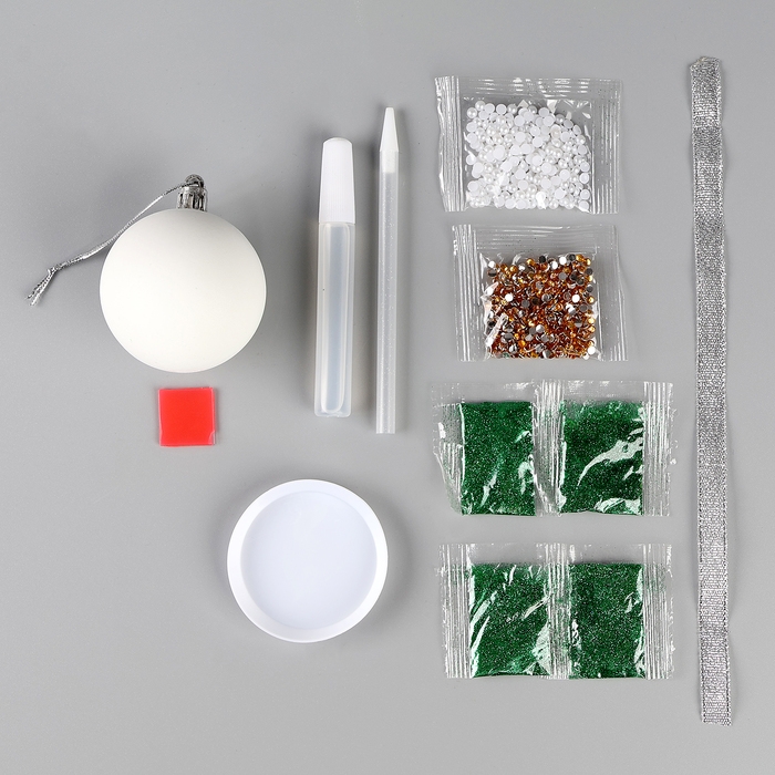 Ёлочная игрушка своими руками на новый год. Декор ёлочного шара полубусинами и блестками «Белый и золото», новогодний набор для творчества Ёлочная игрушка своими руками на новый год. Декор ёлочного шара полубусинами и блестками «Белый и золото», новогодний набор для творчества