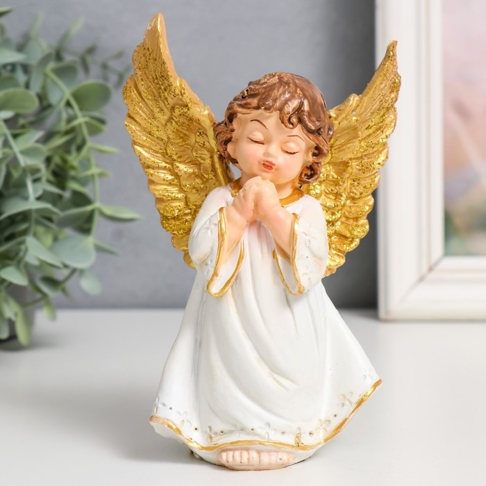 Сувенир полистоун Сувенир полистоун "Малыш ангелок в бежевой тоге, золотые крылья" МИКС 11х7х11,5 см