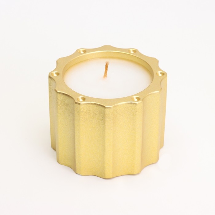 Свеча в подсвечнике из гипса с крышкой с широкими гранями, 7,5х8,5см, золото Свеча в подсвечнике из гипса с крышкой с широкими гранями, 7,5х8,5см, золото