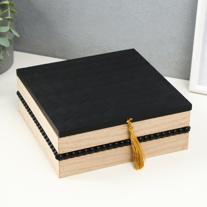 Шкатулка дерево с делениями  Шкатулка дерево с делениями "Плетение" черный 18х18,4х6,8 см