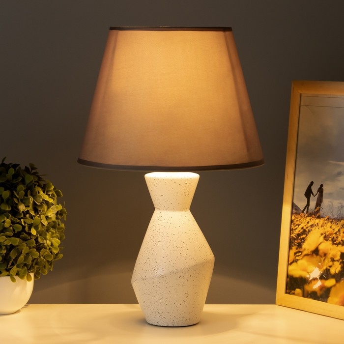 Лампа настольная Лампа настольная "Рене" 1х40Вт Е14 серый 25х25х41см