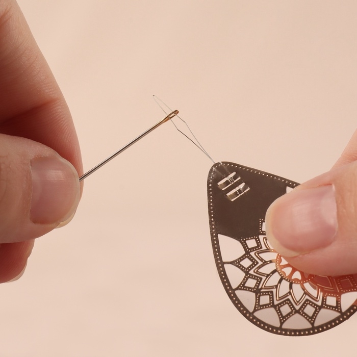 Нитковдеватель ажурный 6*2,8см бронзовый ТР Нитковдеватель ажурный 6*2,8см бронзовый ТР