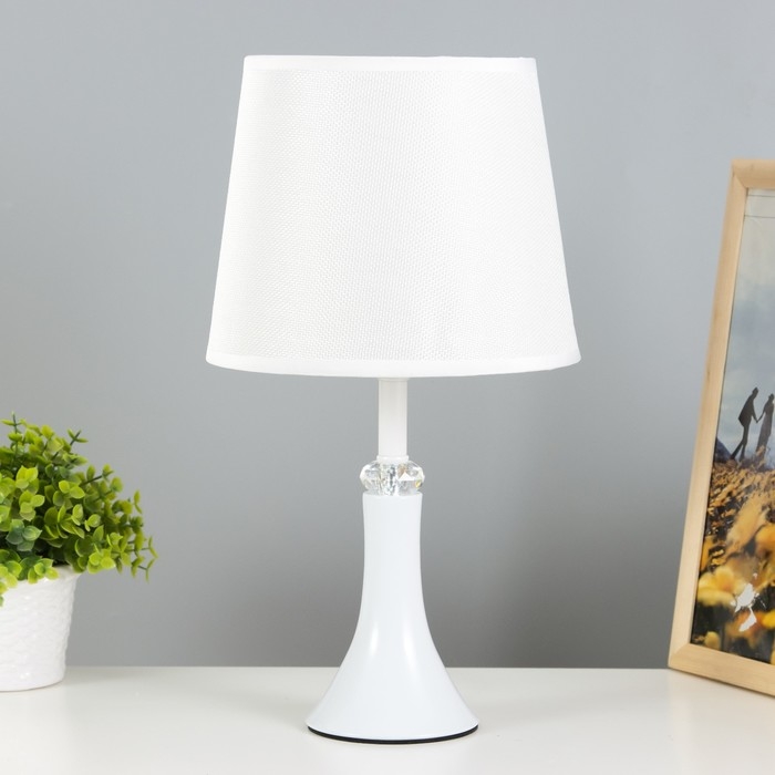 Настольная лампа Настольная лампа "Падер" E27 40Вт белый 21х21х38 см RISALUX