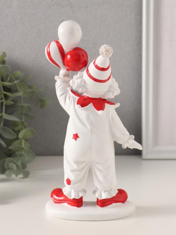 Сувенир полистоун Сувенир полистоун "Клоун с воздушными шариками" красно-белый 10х6,5х19,5 см