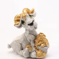 Фигурка декоративная &laquo;Баран с мешком монет&raquo;, 10&times;9&times;4 см