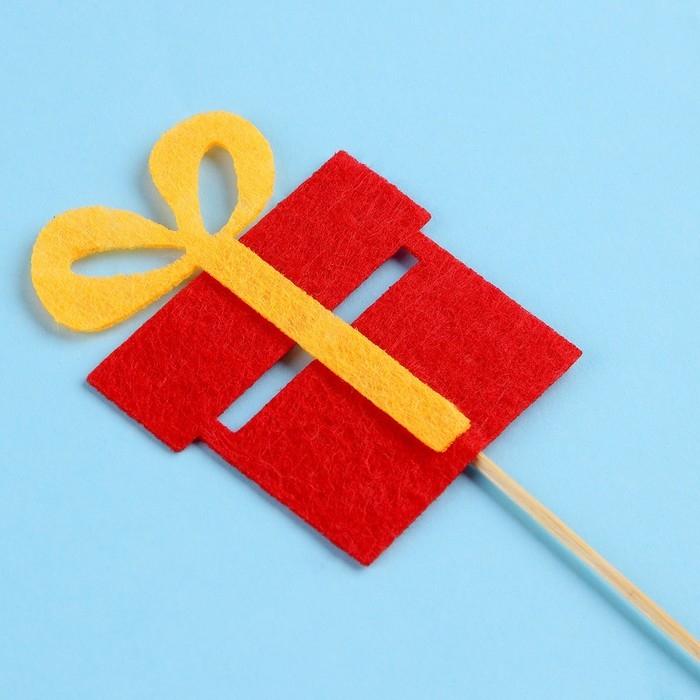 Новый год! Шпажки из фетра «Подарок», набор 3 шт. Новый год! Шпажки из фетра «Подарок», набор 3 шт.