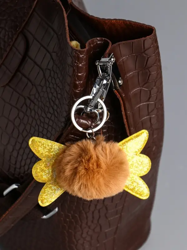 Пушистик на кольце "Муха" беж 9х10х5 см