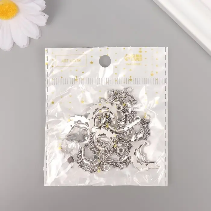 Металлический элемент, декоративная подвеска «Арт Узор. Узорчатый месяц», серебро, 2.6×1.5 см Металлический элемент, декоративная подвеска «Арт Узор. Узорчатый месяц», серебро, 2.6×1.5 см