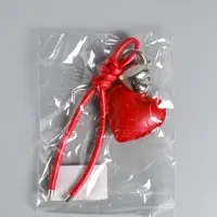 Брелок на карабине кожзам "Сердце" с узлом, красный 21х5,5х1,5 см