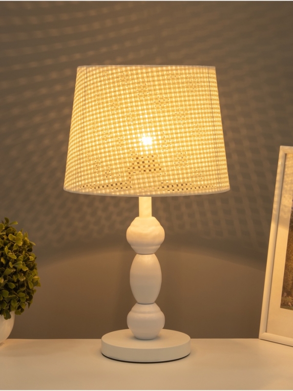 Лампа настольная BayerLux ЭКО Лампа настольная BayerLux ЭКО "Василиса" 1х40Вт Е27 белый 26х26х45см