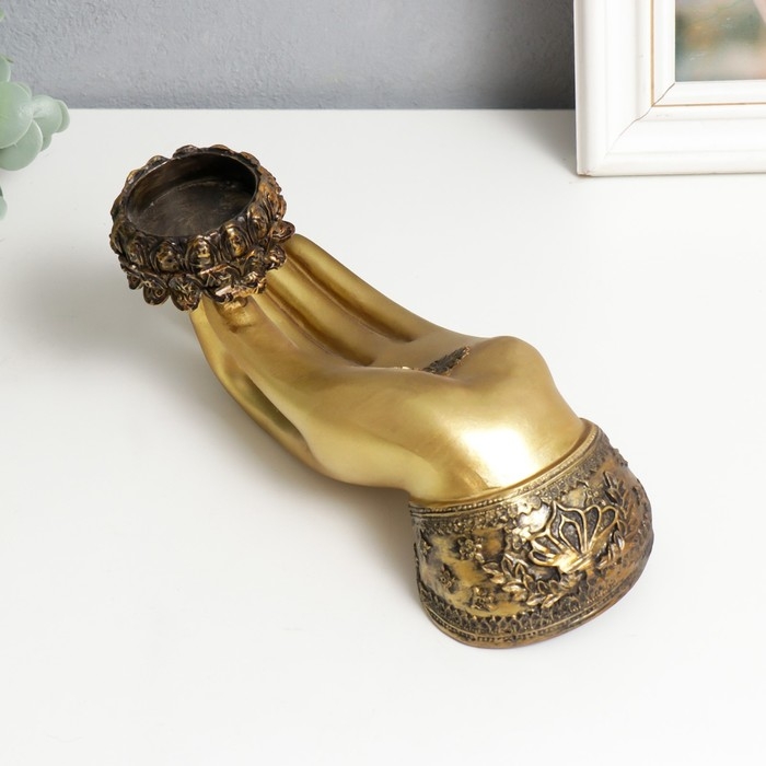 Подсвечник полистоун на 1 свечу Подсвечник полистоун на 1 свечу "Рука с лотосом" 9,4х21,5х7 см