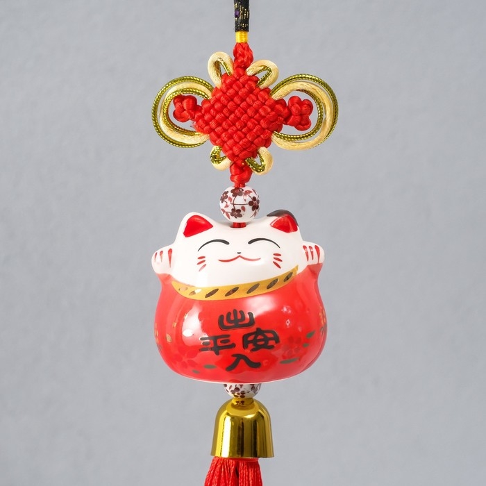 Подвеска керамика "Манэки-нэко с узлом счастья" красный 5х5х36 см