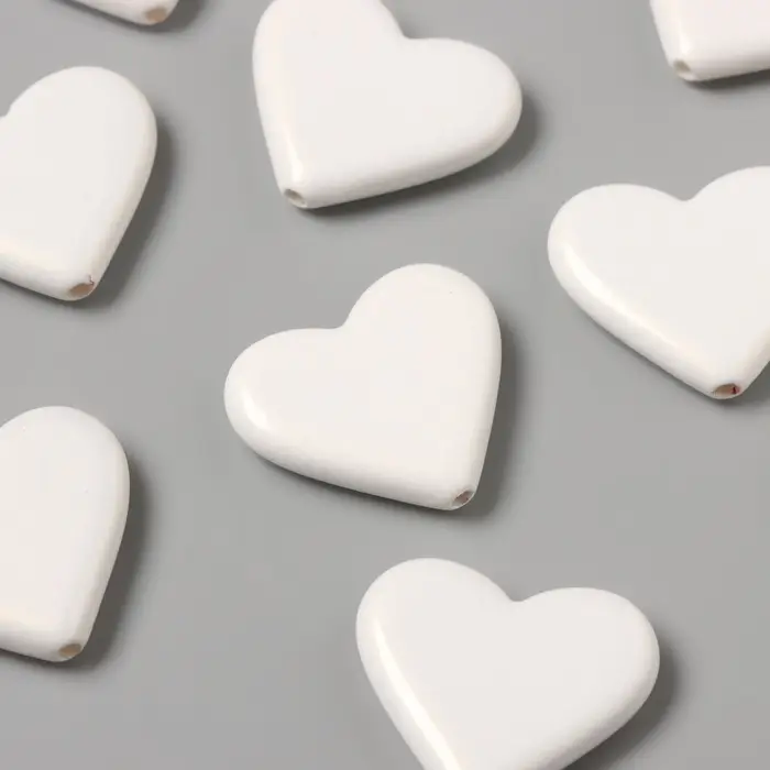 Бусины для творчества акрил Бусины для творчества акрил "Сердечки гладкие" белый 2,4х2х0,5 см