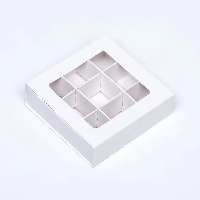 Коробка для 9 конфет, 8.7&times;8.7&times;2.5 см, тонкие разделители, белый