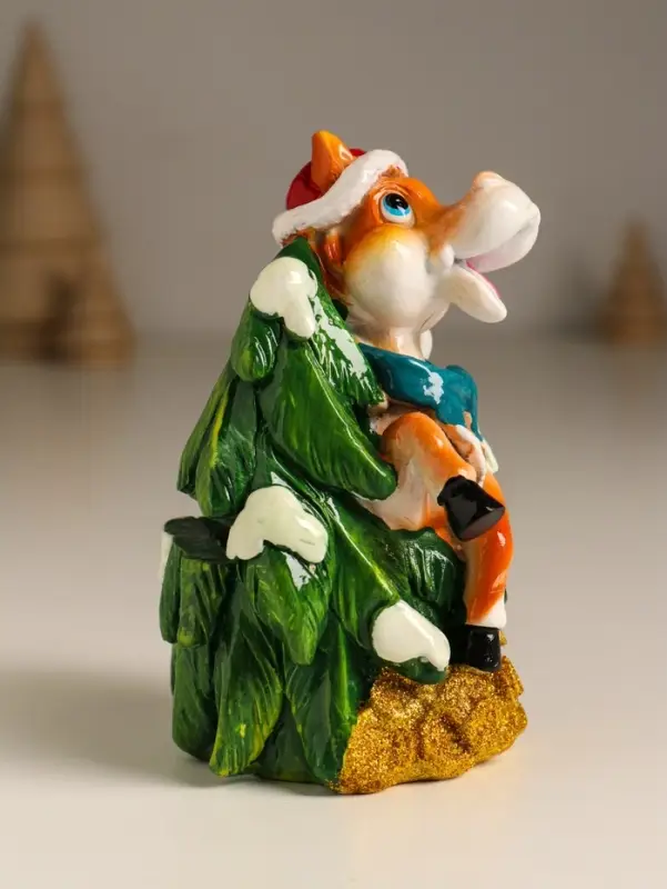 Копилка полистоун Копилка полистоун "Коняшка у ёлки в колпаке и шарфике" 8х6х10,5 см