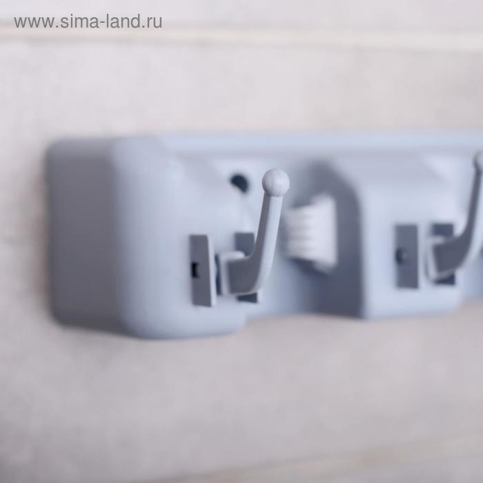 Держатель для уборочного инвентаря с крючками Доляна, 26×6×10 см, цвет серый Держатель для уборочного инвентаря с крючками Доляна, 26×6×10 см, цвет серый