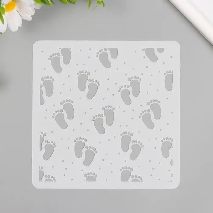 Трафарет пластик  Трафарет пластик "Детские ножки" 15х15 см