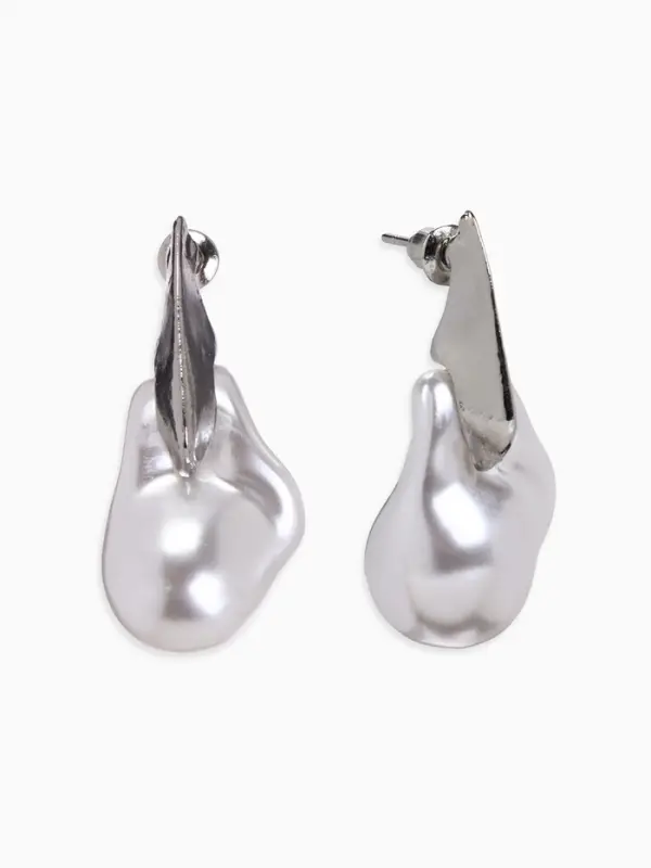 Серьги жемчуг Серьги жемчуг "Капля борроко", цвет белый в серебре