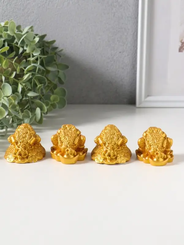 Сувенир полистоун "Денежная жаба и 3 слитка" набор 4 шт золото 4,8х4,5х4,2 см