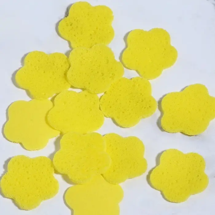 Мыло листовое, в пластинах, 72 (± 2) шт., в футляре, жёлтое