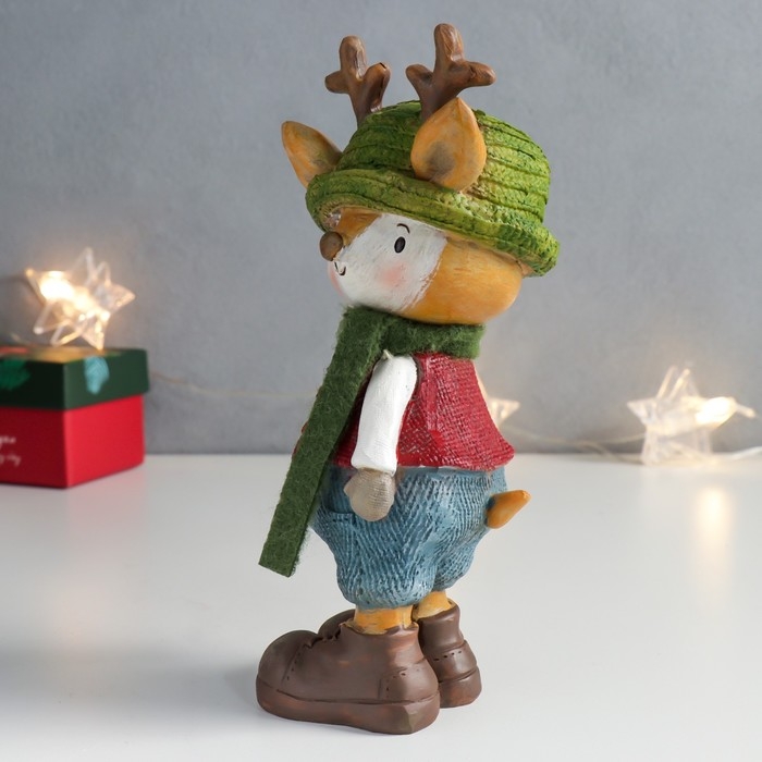 Сувенир полистоун Сувенир полистоун "Оленёнок в зелёной шляпке с ёлочкой" 8,5х8х18,3 см
