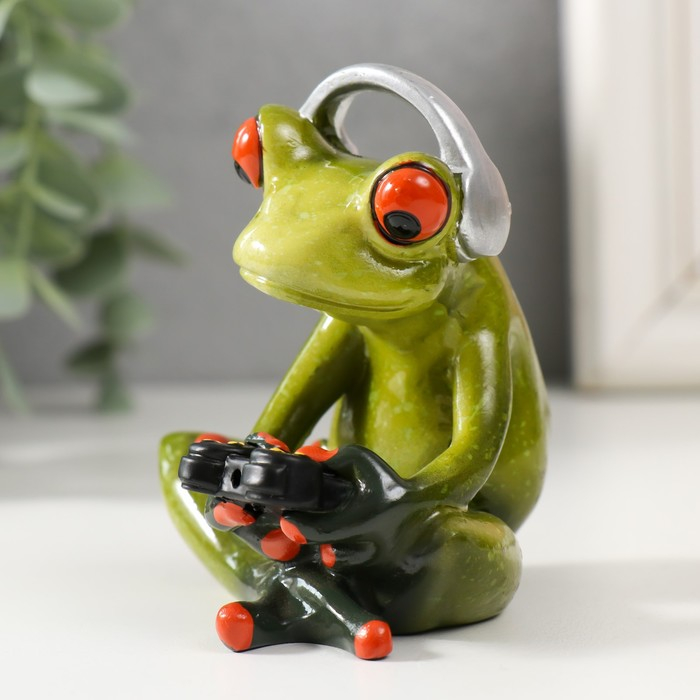 Сувенир полистоун лак Сувенир полистоун лак "Лягушонок играет в приставку" МИКС 8х7х8 см