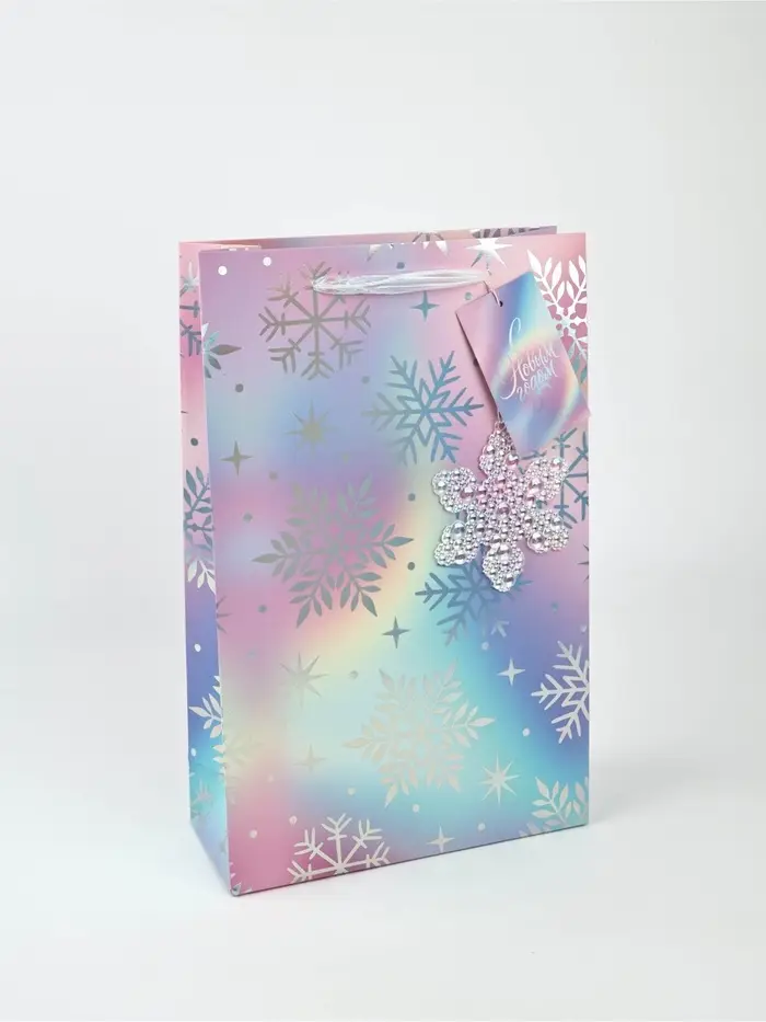 Пакет подарочный «Новогодний сюрприз», с голографией и ёлочной игрушкой, 25,5 × 9 × 30 см Пакет подарочный «Новогодний сюрприз», с голографией и ёлочной игрушкой, 25,5 × 9 × 30 см