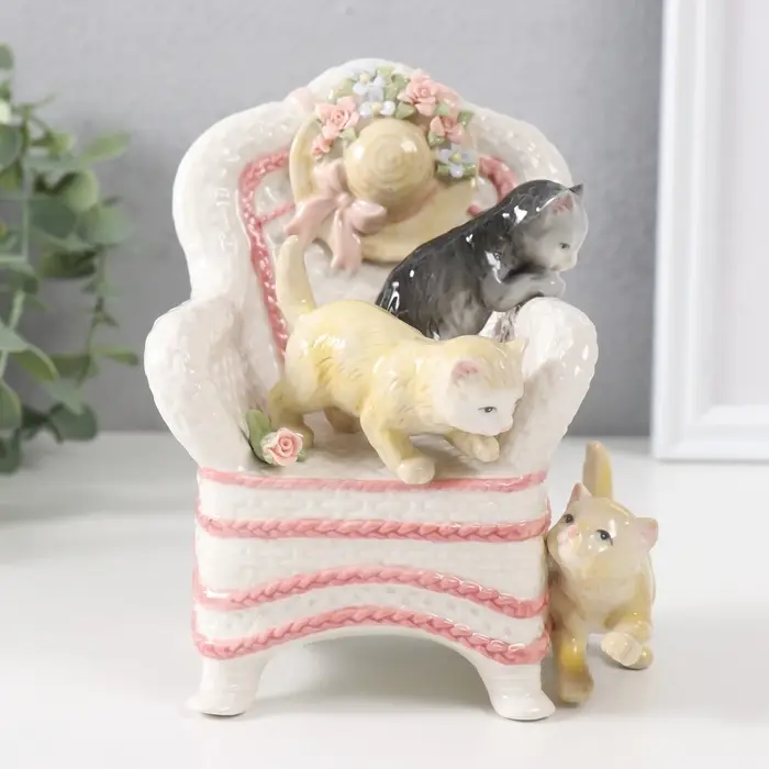 Сувенир музыкальный механический &laquo;Котята в кресле&raquo;, 14&times;13&times;10.5 см