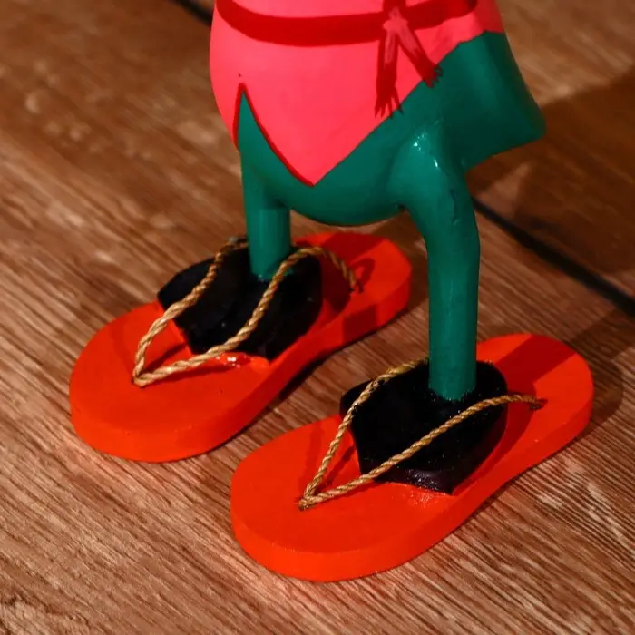 Сувенир &laquo;Утка в сланцах&raquo;, 25 см, дерево